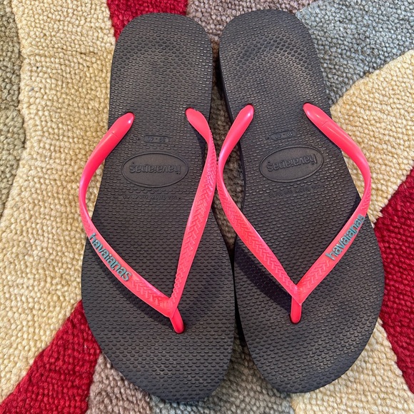 Havaianas Slim Logo Black Coral Blue Flip Flops Sandals Shoes Women’s Size 9 USA - Picture 1 of 4